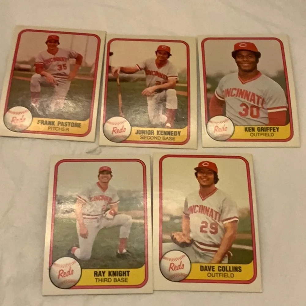 Bundle of Baseball Cards Lot 39